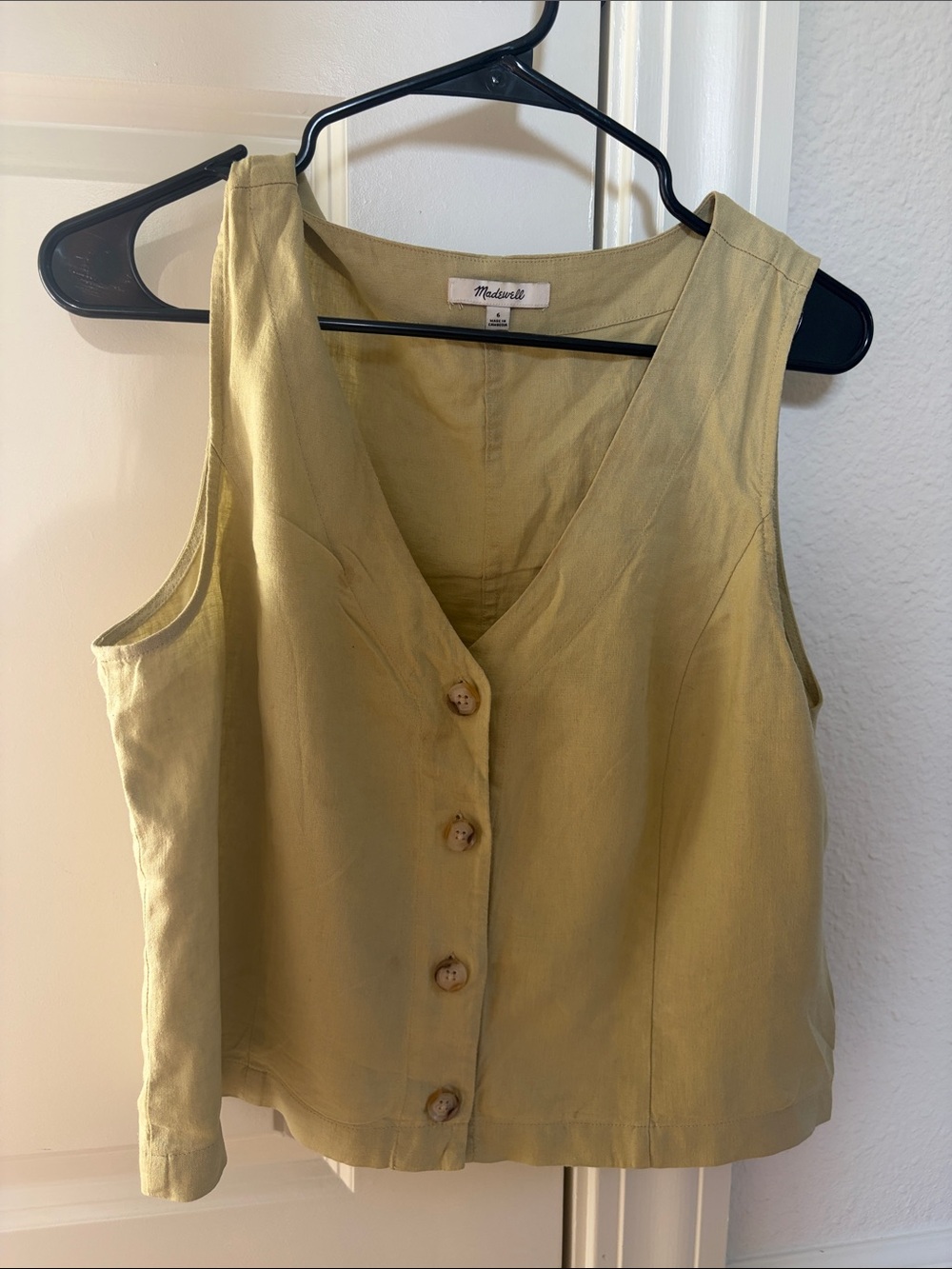 Madewell Linen-Blend Sleeveless Button Front Vest in Olive
